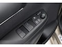 Toyota Yaris 1.5 Hybrid Executive | Trekhaak | Dodehoek detectie | Apple Carplay / Android Auto | Stoelverwarming | Keyless | Adaptive Cruise | Clima | Camera | LED | 17 inch