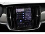 Volvo V90 T8 Plug-in hybrid AWD Ultra Dark |Luchtvering|360 graden camera | Blind spot | Verwarmbare voorstoelen en achterbank | Verwarmbaar stuurwiel | Geventileerde stoelen | Trekhaak | Android Auto/Apple CarPlay | Bowers & Wilkens Audio systeem | Elektrisch verstelbare stoelen met geheugen |