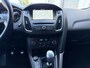 Ford Focus Wagon 1.0i Eco-Boost ST-Line 6-Bak 126 PK. Prachtige en goed onderhouden auto !!! Alle keuringen toegestaan !! Rijdt ook helemaal nieuw !