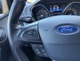 Ford Focus Wagon 1.0i Eco-Boost ST-Line 6-Bak 126 PK. Prachtige en goed onderhouden auto !!! Alle keuringen toegestaan !! Rijdt ook helemaal nieuw !