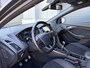 Ford Focus Wagon 1.0i Eco-Boost ST-Line 6-Bak 126 PK. Prachtige en goed onderhouden auto !!! Alle keuringen toegestaan !! Rijdt ook helemaal nieuw !