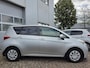 Toyota Verso-S 1.3 VVT-i Aspiration / Dealer Onderhouden / Trekhaak / Camera / Automaat / Pano / N.A.P. /