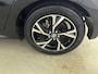 Toyota Yaris 1.5 Hybrid 115 First Edition | Apple Carplay / Android Auto | Keyless | Adaptive Cruise | Clima | Camera | LED | 16 inch | Privacy glas