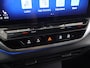 Volkswagen ID.5 Pro 77 kWh | SOH 97% | Trekhaak | IQ Light | Camera | DAB | Apple CarPlay/Android Auto | Stoelverwarming | Navigatie |