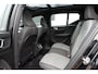 Volvo XC40 T2 Momentum Business | Panoramadak | Adaptieve cruise control | Apple carplay/Android auto | Parkeercamera achter | Keyless | All season banden | Parkeersensor voor + achter | 18 inch Lichtmetalen velgen