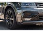 Volkswagen Tiguan 1.5 TSI ACT Highline Business R Panoramadak I Trekhaak I NL Auto I NAP I Dynaudio I Adaptive Cruise I PDC