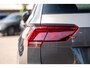 Volkswagen Tiguan 1.5 TSI ACT Highline Business R Panoramadak I Trekhaak I NL Auto I NAP I Dynaudio I Adaptive Cruise I PDC