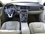 Volvo V60 2.0 T5 Summum Automaat | Rijklaar incl garantie | Trekhaak afneembaar Schuifdak Xenon Navigatie