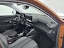 Peugeot e-2008 SUV EV 136 pk 50 kWh Allure | Accu 94% | Camera | Voorstoelen Verwarmbaar | Apple carplay/Android Auto | 17 inch Velgen