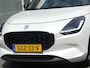 Suzuki Swift Style 1.2 Smart Hybrid 85PK CVT Automaat Two-Tone dak, Climate Control, Navigatie, Lichtmetalen velgen, Zwarte Wielkast randen