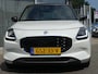 Suzuki Swift Style 1.2 Smart Hybrid 85PK CVT Automaat Two-Tone dak, Climate Control, Navigatie, Lichtmetalen velgen, Zwarte Wielkast randen