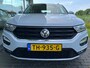 Volkswagen T-Roc 1.5 TSI Style | Rijklaar incl garantie | Parkeersensoren voor en achter 18 inch Carplay