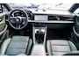 Porsche Macan 100 kWh | Camera | Panorama Dak | Groen Leder Interieur | Luchtvering | Stuurwielverwarming