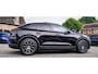 Porsche Macan 100 kWh | Camera | Panorama Dak | Groen Leder Interieur | Luchtvering | Stuurwielverwarming