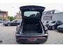 Porsche Macan 100 kWh | Camera | Panorama Dak | Groen Leder Interieur | Luchtvering | Stuurwielverwarming