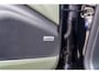 Porsche Macan 100 kWh | Camera | Panorama Dak | Groen Leder Interieur | Luchtvering | Stuurwielverwarming