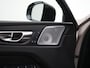 Volvo XC60 T8 Recharge Ultra Dark Executive | Luchtvering | Bowers & Wilkins | Head-Up | Nappa | Stoelventilatie & Massage | 360° Camera | Gelamineerd Glas