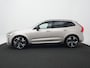 Volvo XC60 T8 Recharge Ultra Dark Executive | Luchtvering | Bowers & Wilkins | Head-Up | Nappa | Stoelventilatie & Massage | 360° Camera | Gelamineerd Glas