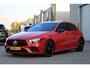 Mercedes-Benz A-klasse 200 AMG Pano | Widescreen | Sfeerverlichting | Augmented Reality | 19" AMG | A45 Uitlaat | LED | Night