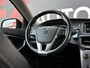 Volvo V40 Cross Country 2.0 T3 Nordic+ - Navigatie - Trekhaak - Climate Control - Stoelverwarming