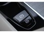 Volvo V60 Cross Country B5 AWD Pro | Adaptieve Cruise Control | BLIS Dodehoekdetectie | 20" Velgen | Elektrisch verstelbare voorstoelen met geheugen | Stoel- & stuurwielverwarming | 360-camera | Panoramisch schuif-/kanteldak | Draadloze oplader | Premium Audio by Harman/Kardon |