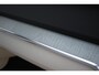 Volvo V60 Cross Country B5 AWD Pro | Adaptieve Cruise Control | BLIS Dodehoekdetectie | 20" Velgen | Elektrisch verstelbare voorstoelen met geheugen | Stoel- & stuurwielverwarming | 360-camera | Panoramisch schuif-/kanteldak | Draadloze oplader | Premium Audio by Harman/Kardon |