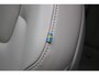 Volvo V60 Cross Country B5 AWD Pro | Adaptieve Cruise Control | BLIS Dodehoekdetectie | 20" Velgen | Elektrisch verstelbare voorstoelen met geheugen | Stoel- & stuurwielverwarming | 360-camera | Panoramisch schuif-/kanteldak | Draadloze oplader | Premium Audio by Harman/Kardon |
