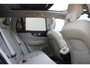 Volvo V60 Cross Country B5 AWD Pro | Adaptieve Cruise Control | BLIS Dodehoekdetectie | 20" Velgen | Elektrisch verstelbare voorstoelen met geheugen | Stoel- & stuurwielverwarming | 360-camera | Panoramisch schuif-/kanteldak | Draadloze oplader | Premium Audio by Harman/Kardon |