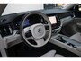 Volvo V60 Cross Country B5 AWD Pro | Adaptieve Cruise Control | BLIS Dodehoekdetectie | 20" Velgen | Elektrisch verstelbare voorstoelen met geheugen | Stoel- & stuurwielverwarming | 360-camera | Panoramisch schuif-/kanteldak | Draadloze oplader | Premium Audio by Harman/Kardon |