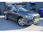 Audi Q3 45 TFSI e S edition | S-Line in- en exterieur | Schuif-kanteldak | Dode hoek detectie | Bang & Olufsen soundsystem | Keyless | Parkeer pakket