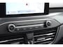 Ford Focus 1.0 EcoBoost ST Line Business Panoramadak | Stoel/stuur/voorruit verwarming | Camera | Carplay