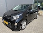 Kia Picanto 1.0 DPi DynamicLine Achteruitrijcamera - Apple carplay - Airco - Cruise control - Navigatie - Cruise control - Licht metalen velgen 14 inch - Radio - Start/stop systeem - Bluetooth - Elektrische ramen - Stuur multifunctioneel