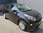 Kia Picanto 1.0 DPi DynamicLine Achteruitrijcamera - Apple carplay - Airco - Cruise control - Navigatie - Cruise control - Licht metalen velgen 14 inch - Radio - Start/stop systeem - Bluetooth - Elektrische ramen - Stuur multifunctioneel