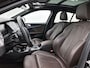 BMW 1-Serie 118i High Executive Edition | AUTOMAAT | PANORAMADAK | LEDER | STOELVERWARMING | APPLE CARPLAY - ANDROID AUTO | LED VERLICHTING | DIGITAL COCKPIT | PARKEERSENSOREN |