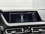 BMW 1-Serie 118i High Executive Edition | AUTOMAAT | PANORAMADAK | LEDER | STOELVERWARMING | APPLE CARPLAY - ANDROID AUTO | LED VERLICHTING | DIGITAL COCKPIT | PARKEERSENSOREN |