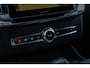 Volvo XC90 T8 Plug-in hybrid AWD Ultra Black Ed. Exec. | Google | Long Range | Bowers & Wilkins Audio | Memory | Luchtvering | Stoelventilatie | Massage | Panoramadak | Gelamineerde Zijruiten Rondom | Nappa Lederen Bekleding | Zwarte Hemelbekleding | Keyless | Getint Glas | Stoel-/Stuurverwarming | Zitverlenging | Elek. Achterklep | 22" LM
