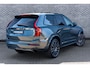 Volvo XC90 T8 Plug-in hybrid AWD Ultra Black Ed. Exec. | Google | Long Range | Bowers & Wilkins Audio | Memory | Luchtvering | Stoelventilatie | Massage | Panoramadak | Gelamineerde Zijruiten Rondom | Nappa Lederen Bekleding | Zwarte Hemelbekleding | Keyless | Getint Glas | Stoel-/Stuurverwarming | Zitverlenging | Elek. Achterklep | 22" LM