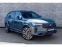 Volvo XC90 T8 Plug-in hybrid AWD Ultra Black Ed. Exec. | Google | Long Range | Bowers & Wilkins Audio | Memory | Luchtvering | Stoelventilatie | Massage | Panoramadak | Gelamineerde Zijruiten Rondom | Nappa Lederen Bekleding | Zwarte Hemelbekleding | Keyless | Getint Glas | Stoel-/Stuurverwarming | Zitverlenging | Elek. Achterklep | 22" LM