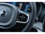 Volvo XC90 T8 Plug-in hybrid AWD Ultra Black Ed. Exec. | Google | Long Range | Bowers & Wilkins Audio | Memory | Luchtvering | Stoelventilatie | Massage | Panoramadak | Gelamineerde Zijruiten Rondom | Nappa Lederen Bekleding | Zwarte Hemelbekleding | Keyless | Getint Glas | Stoel-/Stuurverwarming | Zitverlenging | Elek. Achterklep | 22" LM