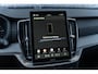Volvo XC90 T8 Plug-in hybrid AWD Ultra Black Ed. Exec. | Google | Long Range | Bowers & Wilkins Audio | Memory | Luchtvering | Stoelventilatie | Massage | Panoramadak | Gelamineerde Zijruiten Rondom | Nappa Lederen Bekleding | Zwarte Hemelbekleding | Keyless | Getint Glas | Stoel-/Stuurverwarming | Zitverlenging | Elek. Achterklep | 22" LM