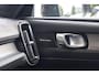 Volvo XC40 B3 Plus Dark | Stoelverwarming | Trekhaak | Parkeercamera | H/K | Memory Stoelen | Glossy Black | Keyless