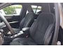 Volvo XC40 B3 Plus Dark | Stoelverwarming | Trekhaak | Parkeercamera | H/K | Memory Stoelen | Glossy Black | Keyless