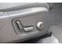 Volvo XC40 B3 Plus Dark | Stoelverwarming | Trekhaak | Parkeercamera | H/K | Memory Stoelen | Glossy Black | Keyless