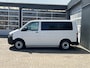 Volkswagen Transporter Kombi 2.0 TDI L1H1 140pk DSG Automaat Btw en bpm vrij 9 persoons Trekhaak Airco Cruisecontrole ex overheidsauto Dealer onderhouden 1e eigenaar Euro 5 Groeps vervoer Taxi Personenbus Tourer Combi Minivan