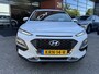 Hyundai Kona 1.6 GDI HEV Premium // FULL LED // NAVI + CARPLAY // ELEK. STOELEN // KEYLESS // ADAPTIVE CRUISE // STOEL VERWARMING + VERKOELING // TREKHAAK!!