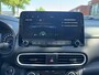 Hyundai Kona 1.6 GDI HEV Premium // FULL LED // NAVI + CARPLAY // ELEK. STOELEN // KEYLESS // ADAPTIVE CRUISE // STOEL VERWARMING + VERKOELING // TREKHAAK!!