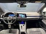 Volkswagen Golf 1.5 eTSI R-Line Business Pano Keyless Trekhaak IQ Camera Sfeerverlichting