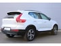 Volvo XC40 B4 Mild Hybrid AUT7 197PK Plus Dark | Trekhaak Semi Elektrisch | Google Services | Verwarmbare Voorruit | Adaptieve Cruise Control Met Stuurhulp | BLIS Dodehoekdetectie | Keyless Entry | Elektrische Achterklep Met Sensorsturing | Verwarmbare Voorstoelen | Stuurverwarming | Park Assist Voor & Achter incl. Achteruitrijcamera