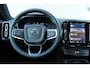 Volvo XC40 B4 Mild Hybrid AUT7 197PK Plus Dark | Trekhaak Semi Elektrisch | Google Services | Verwarmbare Voorruit | Adaptieve Cruise Control Met Stuurhulp | BLIS Dodehoekdetectie | Keyless Entry | Elektrische Achterklep Met Sensorsturing | Verwarmbare Voorstoelen | Stuurverwarming | Park Assist Voor & Achter incl. Achteruitrijcamera