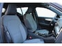 Volvo XC40 B4 Mild Hybrid AUT7 197PK Plus Dark | Trekhaak Semi Elektrisch | Google Services | Verwarmbare Voorruit | Adaptieve Cruise Control Met Stuurhulp | BLIS Dodehoekdetectie | Keyless Entry | Elektrische Achterklep Met Sensorsturing | Verwarmbare Voorstoelen | Stuurverwarming | Park Assist Voor & Achter incl. Achteruitrijcamera